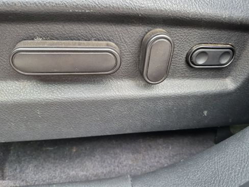 Used 2009 Hyundai Santa Fe Limited FWD image 17