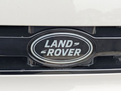 New 2026 Land Rover Defender 110 X-Dynamic SE image 33