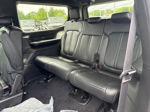New 2026 Jeep Grand Wagoneer Limited AWD/4WD image 23