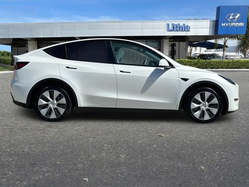 Used 2023 Tesla Model Y Long Range AWD/4WD image 9
