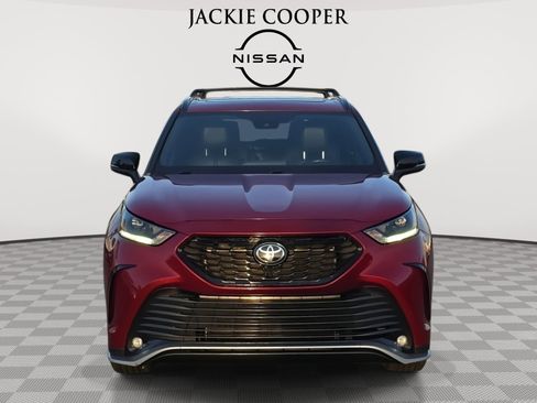 Used 2021 Toyota Highlander XSE image 2