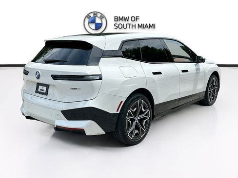 Used 2025 BMW iX xDrive50 AWD/4WD image 7