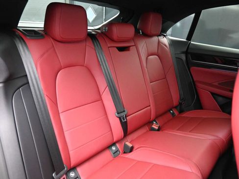 New 2026 Porsche Macan 4 Electric image 24