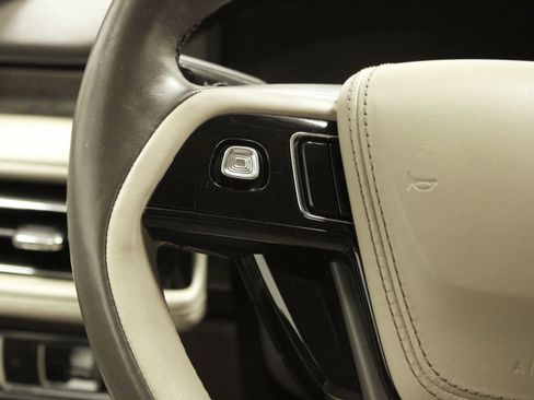 Used 2020 Lincoln Aviator Reserve w/ Equipment Group 202A image 24