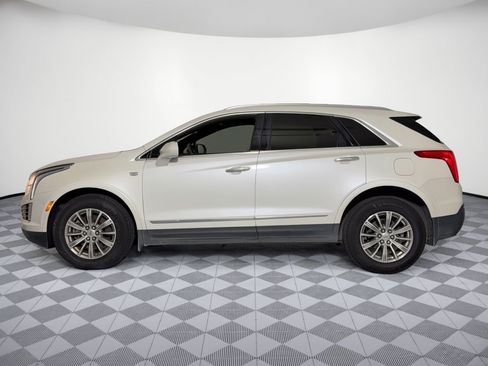 Used 2017 Cadillac XT5 Luxury w/ Driver Awareness Package FWD image 2