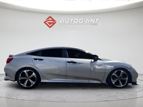 Used 2019 Honda Civic EX image 9