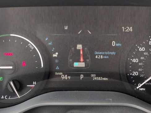 Used 2025 Toyota Sienna XLE FWD image 27