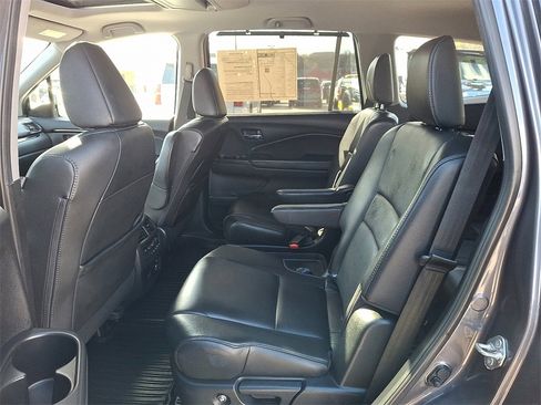 Used 2019 Honda Pilot Touring image 10