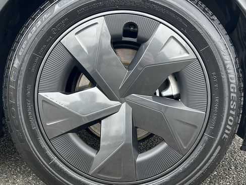 Certified 2025 Toyota Prius LE image 26