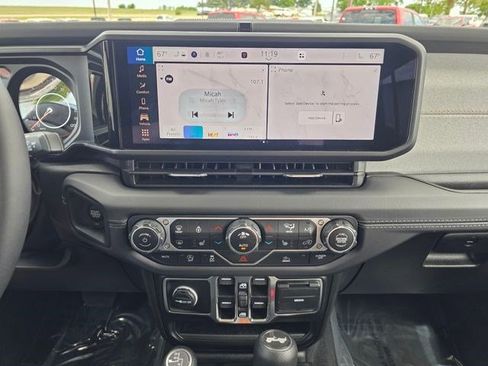 Certified 2025 Jeep Wrangler Unlimited Sahara AWD/4WD image 26