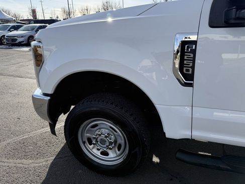 Used 2018 Ford F250 XL w/ Power Equipment Group image 5
