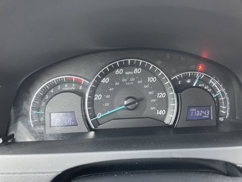 Used 2012 Toyota Camry XLE FWD image 17