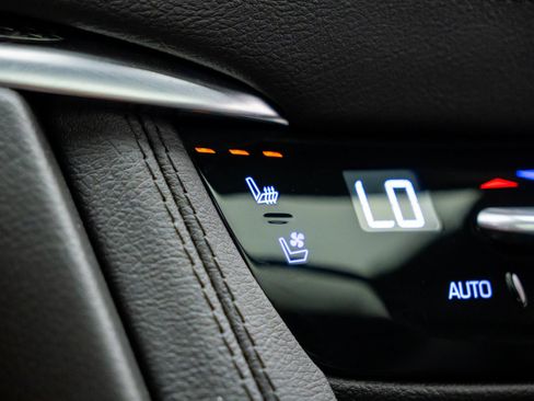 Certified 2026 Cadillac XT5 Sportv w/ LPO, Floor Liner Package AWD/4WD image 25