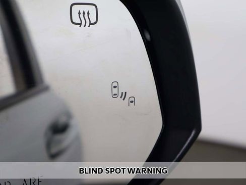 Used 2023 Toyota Sienna XLE w/ XLE Plus Package image 6