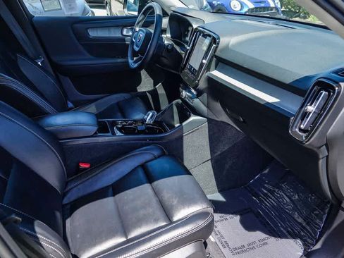 Used 2024 Volvo XC40 B5 Ultimate w/ Protection Package Premier AWD/4WD image 15