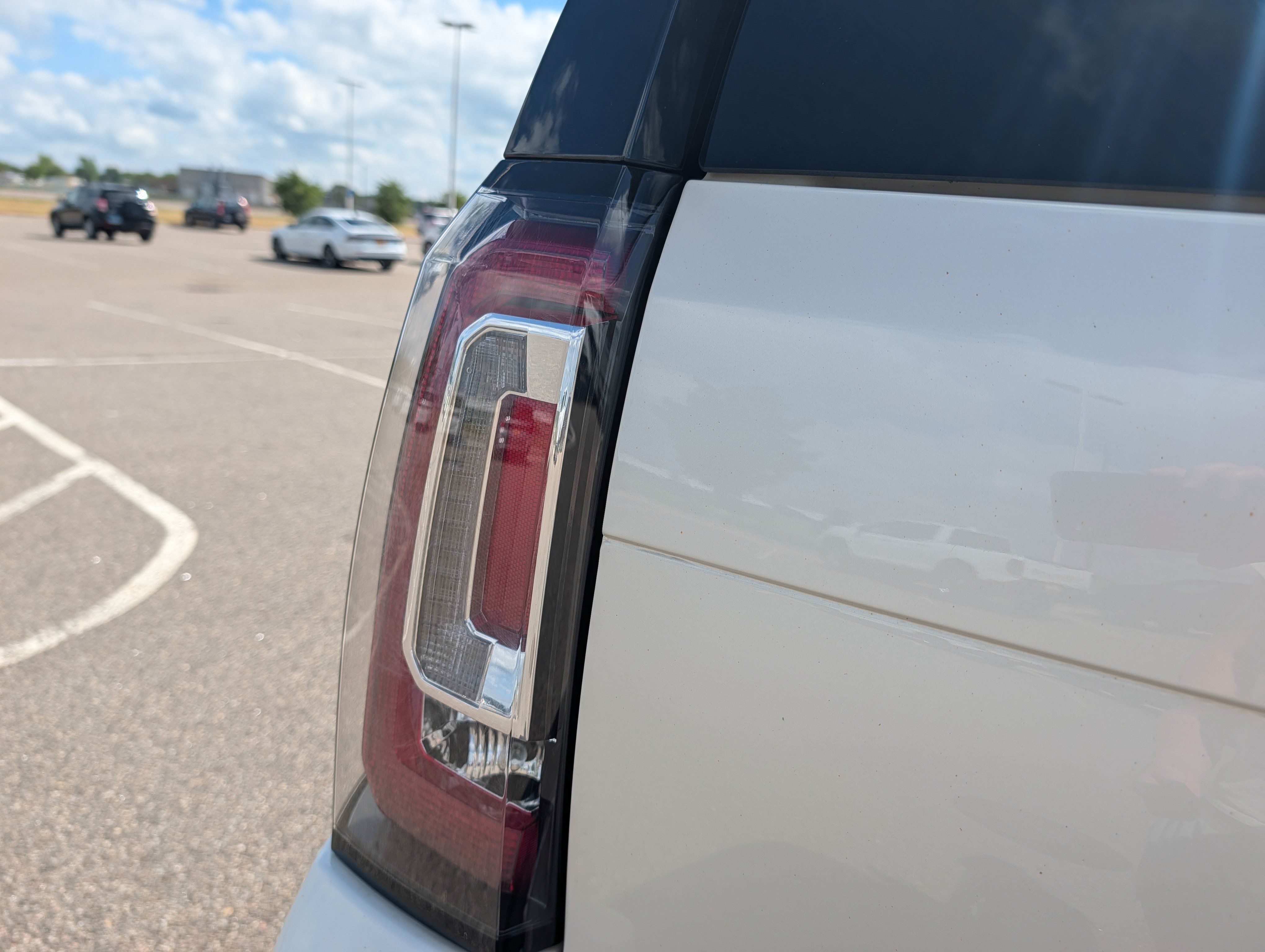 Used 2015 GMC Yukon SLT w/ Open Road Package AWD/4WD image 17