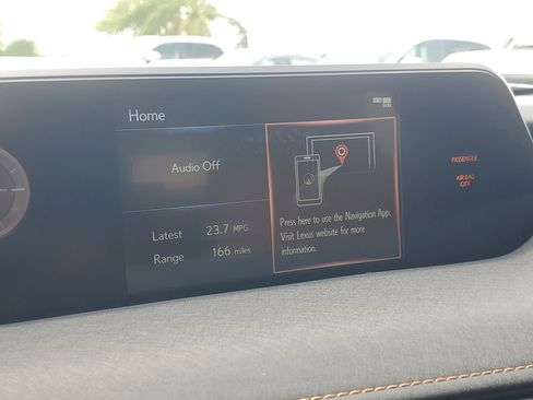 Used 2022 Lexus UX 200 w/ Premium Package FWD image 27