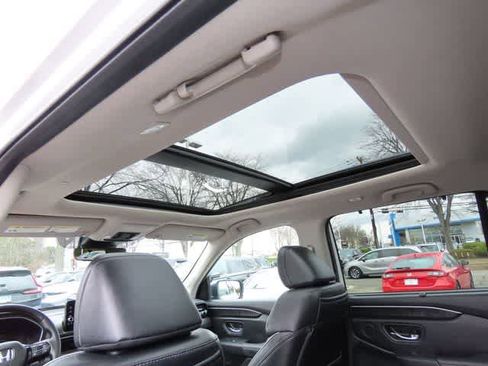 Used 2023 Honda Pilot Elite image 18