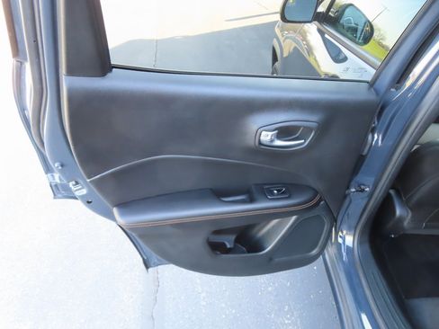 Used 2018 Jeep Compass Limited w/ Navigation Group image 27