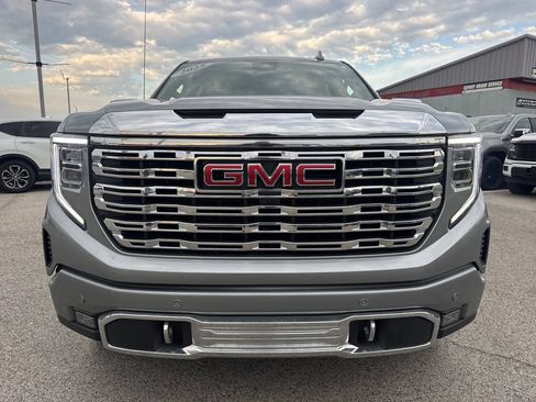 Used 2025 GMC Sierra 1500 Denali w/ Denali Reserve Package AWD/4WD image 9