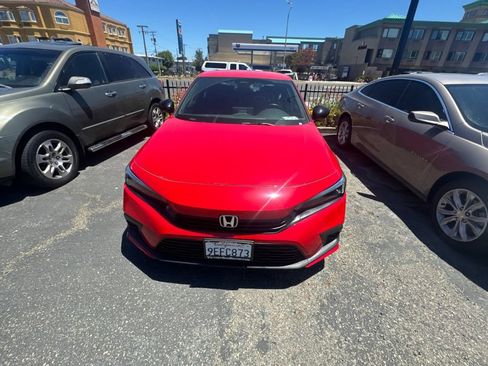 Used 2023 Honda Civic Sport image 3