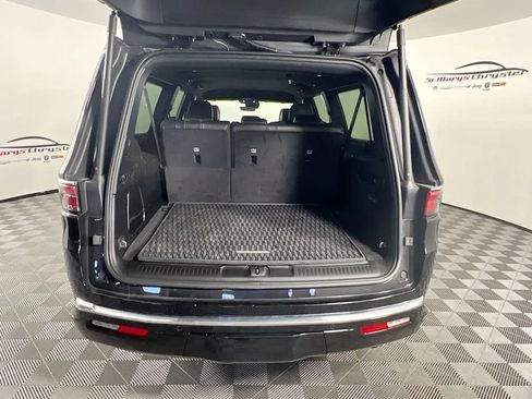 Used 2024 Jeep Wagoneer L 4WD image 28