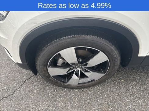 Certified 2022 Volvo XC40 T5 Momentum image 21