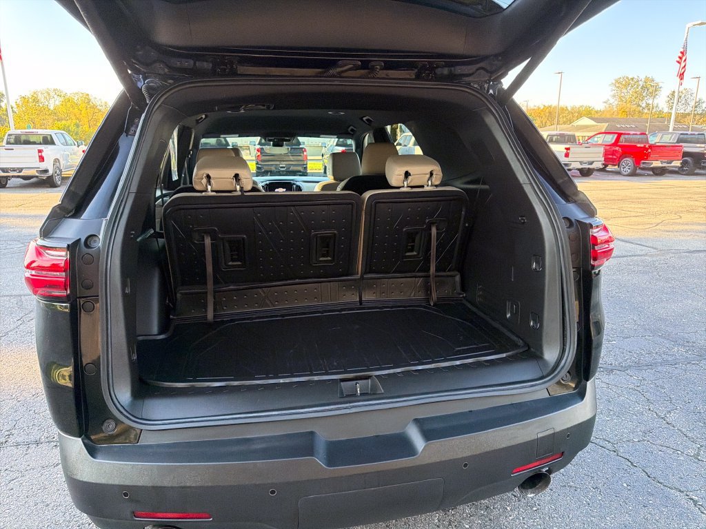 Used 2023 Chevrolet Traverse LT w/ LT Premium Package FWD image 31