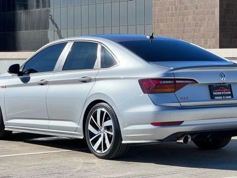 Used 2019 Volkswagen Jetta GLI Autobahn image 9