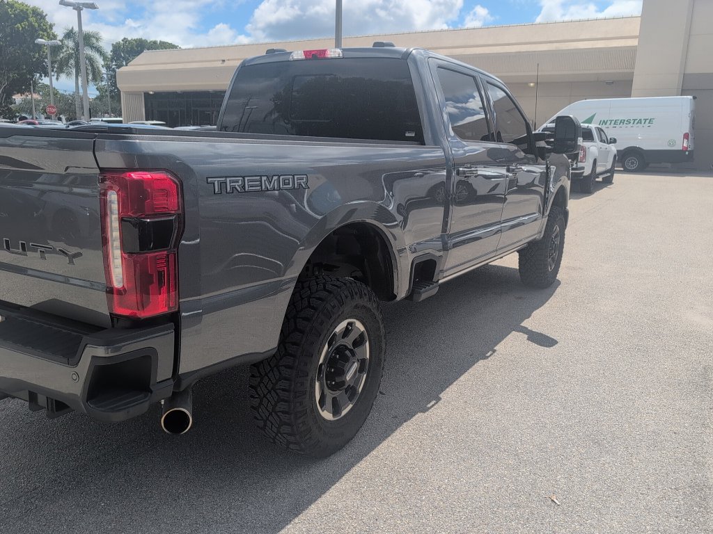 Used 2024 Ford F250 Lariat w/ Lariat Ultimate Package AWD/4WD image 5