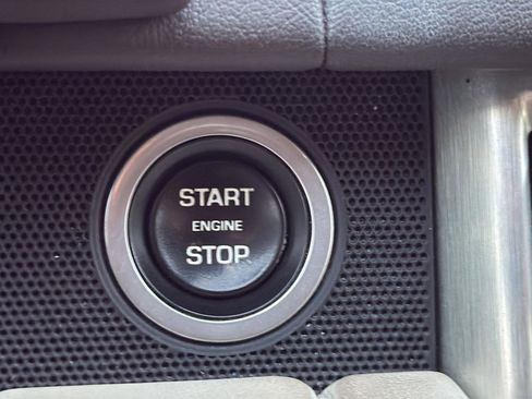 Used 2016 Land Rover Range Rover HSE image 18