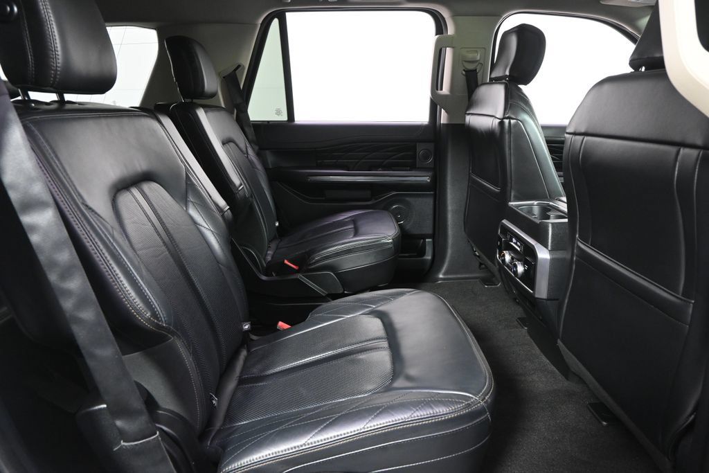 Used 2020 Ford Expedition Platinum AWD/4WD image 18