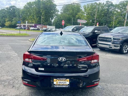 Used 2019 Hyundai Elantra Limited w/ Cargo Package FWD image 4