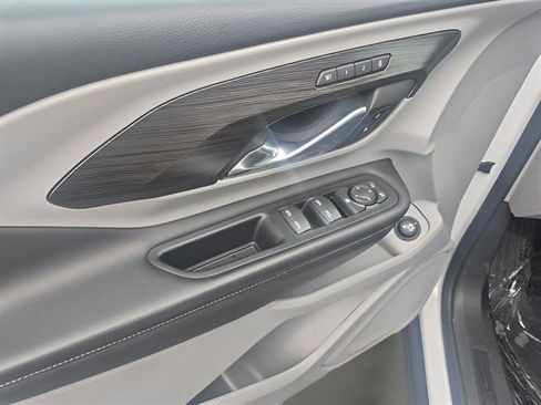 Certified 2023 GMC Terrain SLT image 29