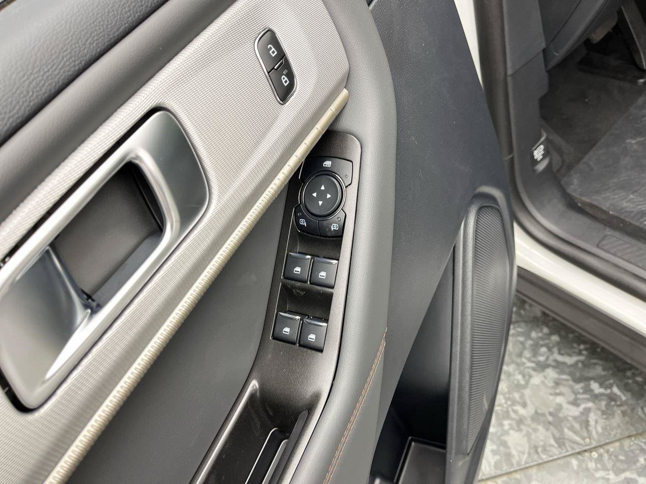 New 2026 Ford Explorer Active w/ Active Comfort Package AWD/4WD image 9
