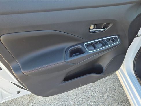 Used 2025 Nissan Versa SR w/ Trunk Package image 21