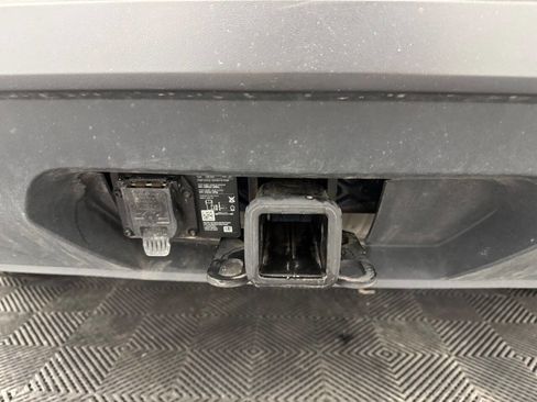 Used 2022 Volkswagen Atlas Cross Sport SE image 28