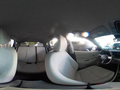 Used 2025 Hyundai Kona SEL image 42