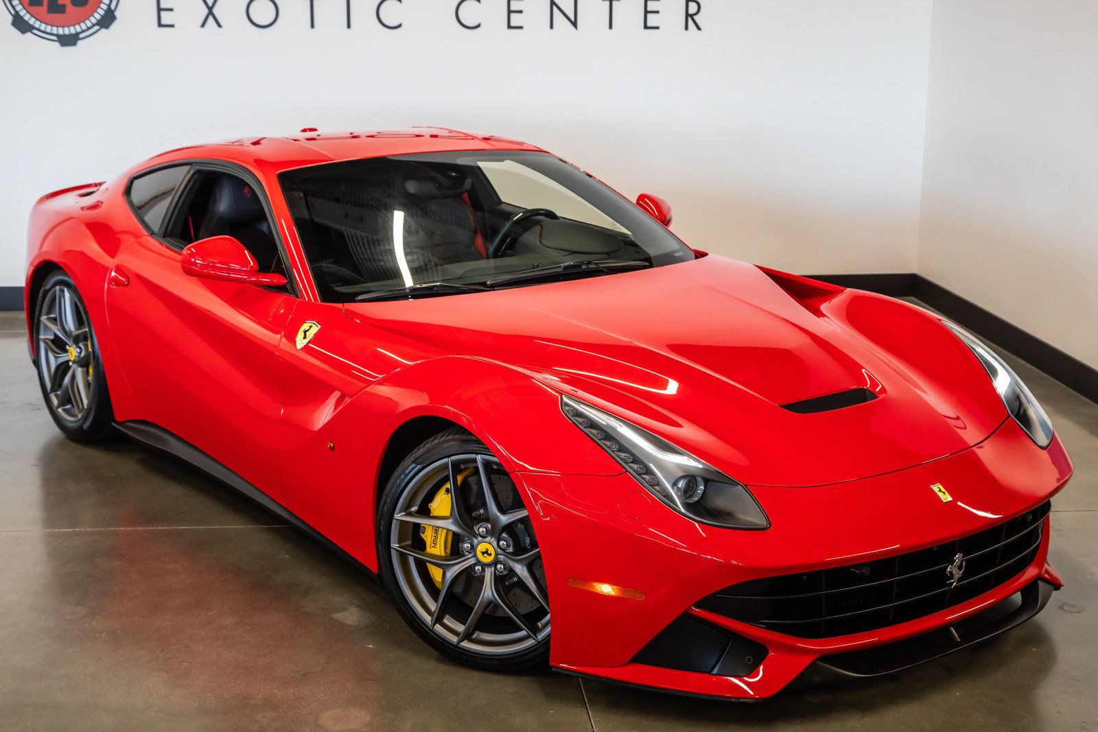 Used 2016 Ferrari F12 Berlinetta RWD image 2