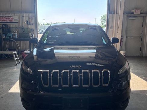 Used 2016 Jeep Cherokee Sport AWD/4WD image 3