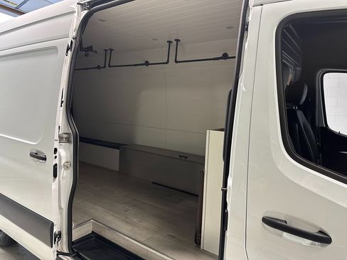 Used 2023 Mercedes-Benz Sprinter 2500 image 12