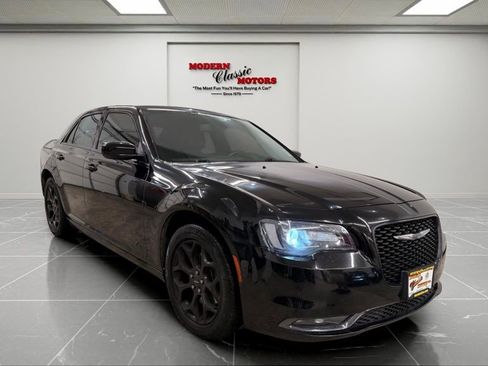 Used 2019 Chrysler 300 S AWD/4WD image 1