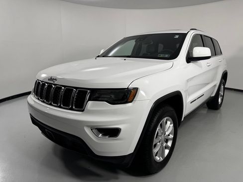 Used 2021 Jeep Grand Cherokee Laredo X AWD/4WD image 3