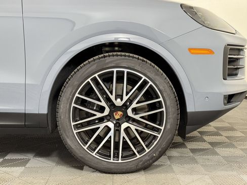 Used 2026 Porsche Cayenne AWD/4WD image 14