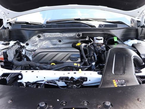 Used 2025 Chevrolet Trax LT FWD image 42