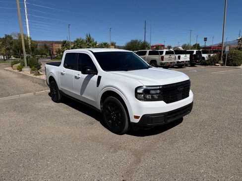 Used 2024 Ford Maverick Lariat w/ Black Appearance Package FWD image 3