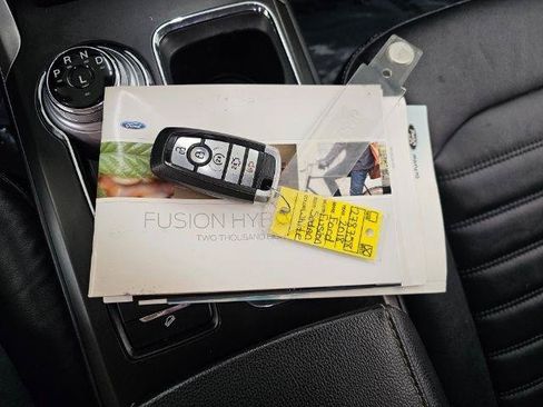 Used 2018 Ford Fusion SE w/ Equipment Group 602A FWD image 24