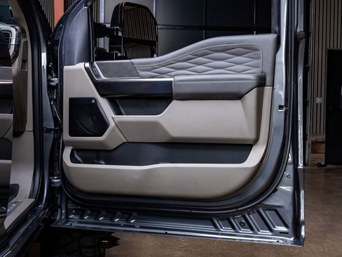 Used 2026 Ford F450 Platinum w/ Platinum Plus Package image 37