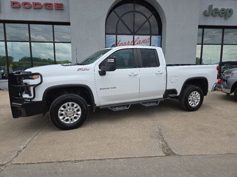 Used 2024 Chevrolet Silverado 2500 LT AWD/4WD image 5