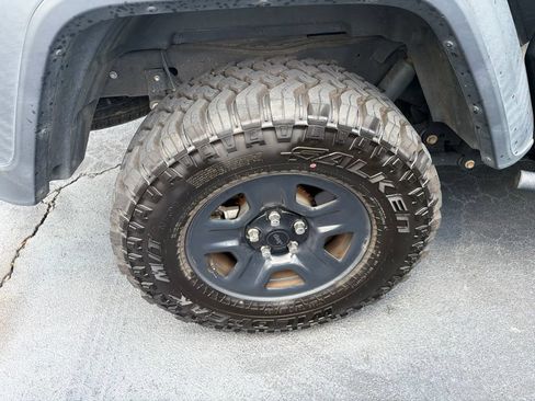 Used 2020 Jeep Gladiator Sport AWD/4WD image 7